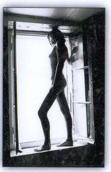 TAN LEJOS__________PERO TAN CERCA